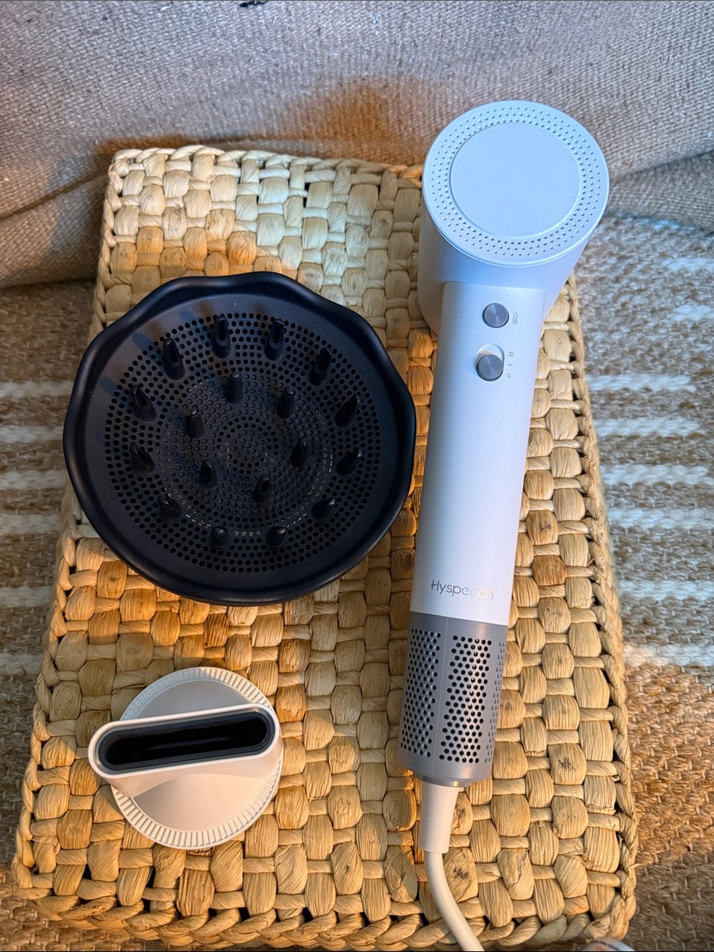 Hyspeedh White Compact Hair Dryer with Magnetic Attachments